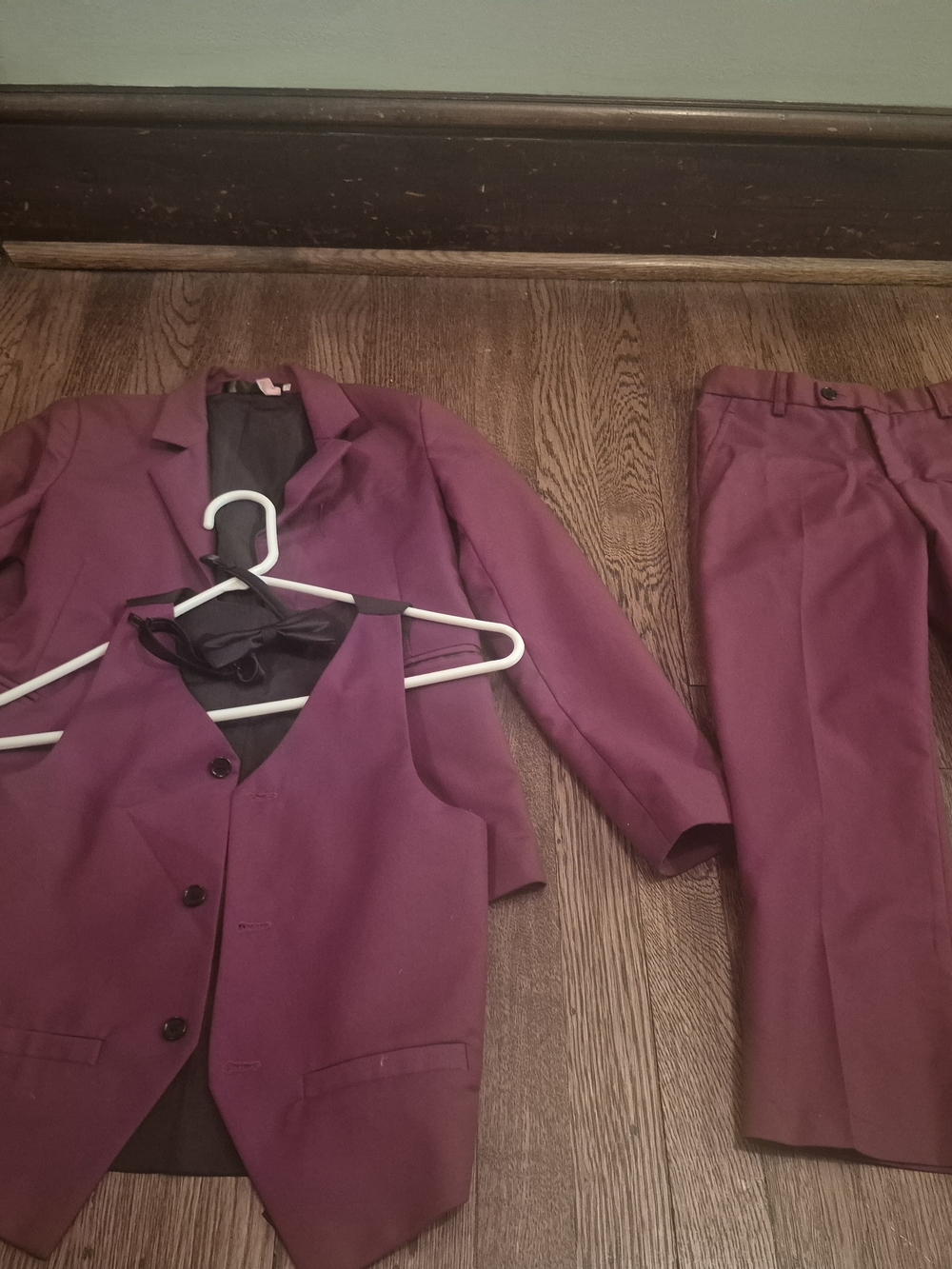 Boys's 4/5 (130) Plum/Burgundy Three-Piece Suit / Tuxedo - Blazer, Vest & Pants